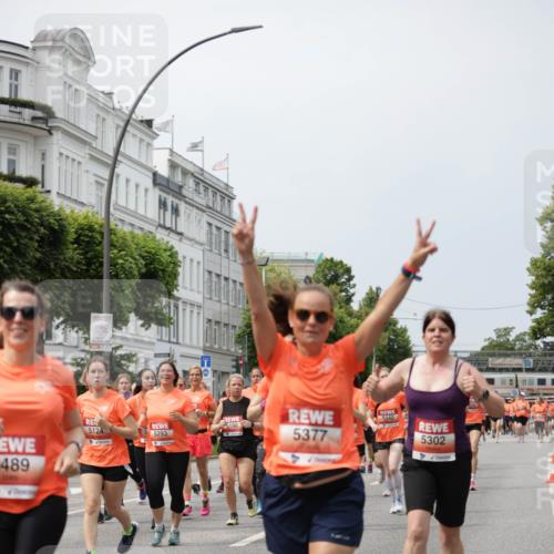 15.06.2025 - REWE Women's Run Jannik Wohlers http://msf.ph/oto/7958004 15.06.2025 09:44:16 Laufen 489, 5342, 190, 5124, 5293, 5377, 5302 meine-sportfotos.de