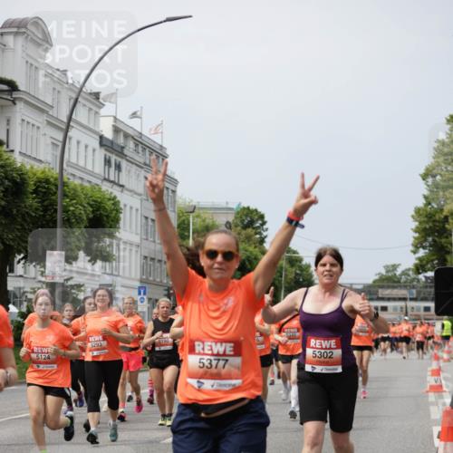 15.06.2025 - REWE Women's Run Jannik Wohlers http://msf.ph/oto/7958015 15.06.2025 09:44:16 Laufen 5124, 5293, 5190, 5377, 6, 5342, 5302 meine-sportfotos.de