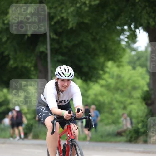 15.06.2025 - 7 Türme Triathlon Yannick Fuchs http://msf.ph/oto/7958031 15.06.2025 13:45:26 Radfahren 898, 1018, 1041 meine-sportfotos.de