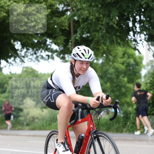 15.06.2025 - 7 Türme Triathlon Yannick Fuchs http://msf.ph/oto/7958041 15.06.2025 13:45:26 Radfahren 898, 1018, 1041 meine-sportfotos.de