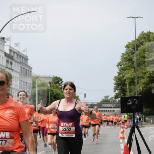 15.06.2025 - REWE Women's Run Jannik Wohlers http://msf.ph/oto/7958051 15.06.2025 09:44:16 Laufen 77, 5302 meine-sportfotos.de