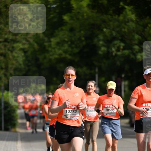 15.06.2025 - REWE Women's Run Dr. Thomas Lammeyer http://msf.ph/oto/7958060 15.06.2025 09:48:04 Laufen 10772, 1069, 10500, 20 meine-sportfotos.de