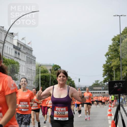 15.06.2025 - REWE Women's Run Jannik Wohlers http://msf.ph/oto/7958065 15.06.2025 09:44:16 Laufen 517, 5575, 5151, 5302 meine-sportfotos.de