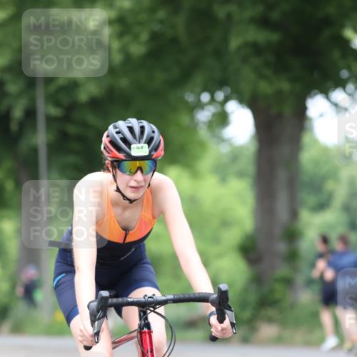 15.06.2025 - 7 Türme Triathlon Yannick Fuchs http://msf.ph/oto/7958072 15.06.2025 13:45:31 Radfahren 722, 1018, 1141 meine-sportfotos.de