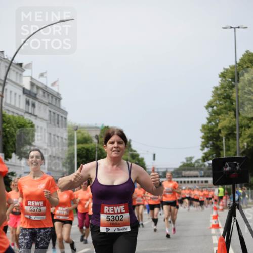 15.06.2025 - REWE Women's Run Jannik Wohlers http://msf.ph/oto/7958077 15.06.2025 09:44:17 Laufen 5575, 5302 meine-sportfotos.de