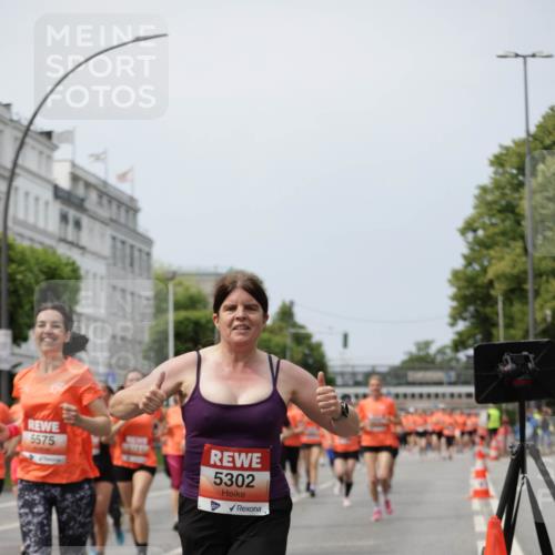 15.06.2025 - REWE Women's Run Jannik Wohlers http://msf.ph/oto/7958092 15.06.2025 09:44:17 Laufen 5575, 5302 meine-sportfotos.de