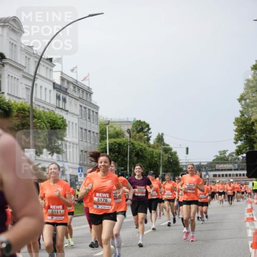 15.06.2025 - REWE Women's Run Jannik Wohlers http://msf.ph/oto/7958123 15.06.2025 09:44:18 Laufen 5151, 42, 5176, 5581, 75, 5656 meine-sportfotos.de