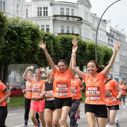 15.06.2025 - REWE Women's Run Jannik Wohlers http://msf.ph/oto/7958182 15.06.2025 09:44:19 Laufen 5151, 250, 5176, 5565, 5190, 342 meine-sportfotos.de