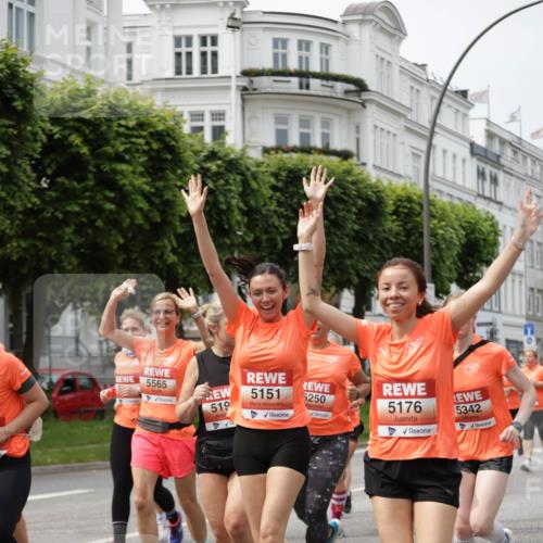 15.06.2025 - REWE Women's Run Jannik Wohlers http://msf.ph/oto/7958185 15.06.2025 09:44:19 Laufen 5565, 519, 5151, 5250, 5176, 5342 meine-sportfotos.de