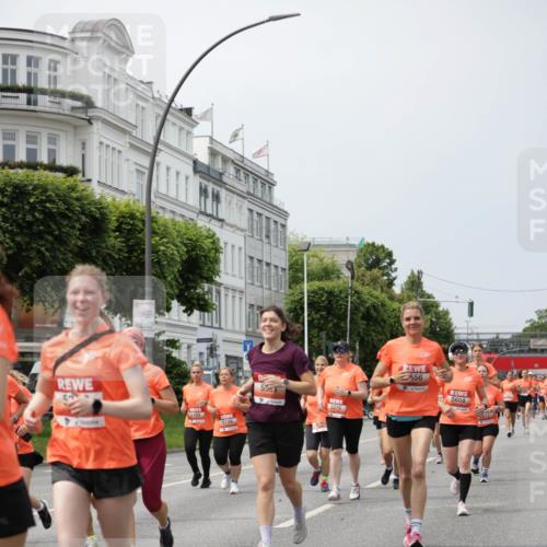 15.06.2025 - REWE Women's Run Jannik Wohlers http://msf.ph/oto/7958199 15.06.2025 09:44:20 Laufen 5169, 5199, 556, 5275, 556, 5604 meine-sportfotos.de