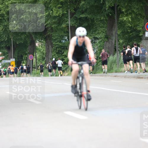 15.06.2025 - 7 Türme Triathlon Yannick Fuchs http://msf.ph/oto/7958241 15.06.2025 13:45:47 Radfahren 529, 1027, 1145 meine-sportfotos.de