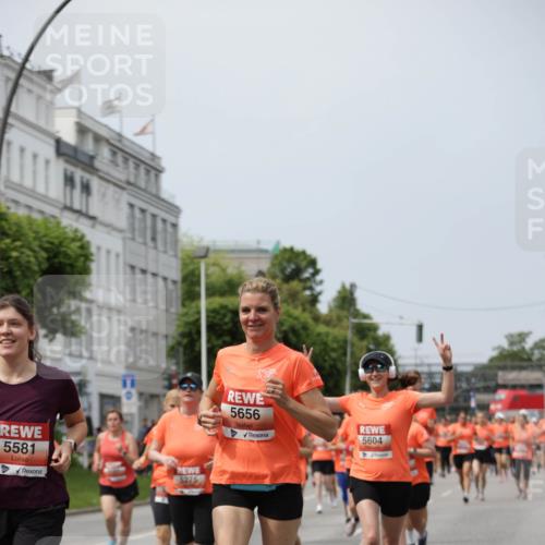 15.06.2025 - REWE Women's Run Jannik Wohlers http://msf.ph/oto/7958248 15.06.2025 09:44:21 Laufen 5581, 5275, 5656, 5604 meine-sportfotos.de