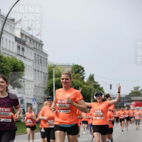15.06.2025 - REWE Women's Run Jannik Wohlers http://msf.ph/oto/7958253 15.06.2025 09:44:21 Laufen 5581, 5275, 5656, 5604 meine-sportfotos.de