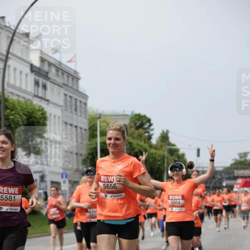 15.06.2025 - REWE Women's Run Jannik Wohlers http://msf.ph/oto/7958259 15.06.2025 09:44:21 Laufen 5581, 5271, 5656, 5604 meine-sportfotos.de