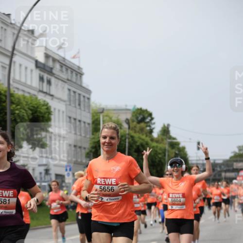 15.06.2025 - REWE Women's Run Jannik Wohlers http://msf.ph/oto/7958273 15.06.2025 09:44:21 Laufen 581, 5656, 5604 meine-sportfotos.de