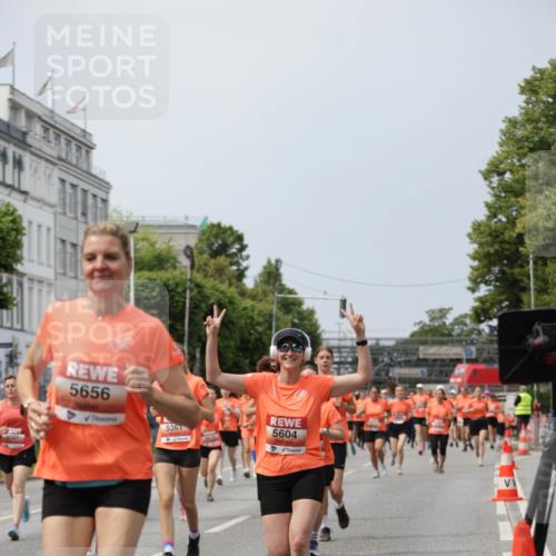 15.06.2025 - REWE Women's Run Jannik Wohlers http://msf.ph/oto/7958282 15.06.2025 09:44:21 Laufen 240, 5656, 5361, 5604 meine-sportfotos.de