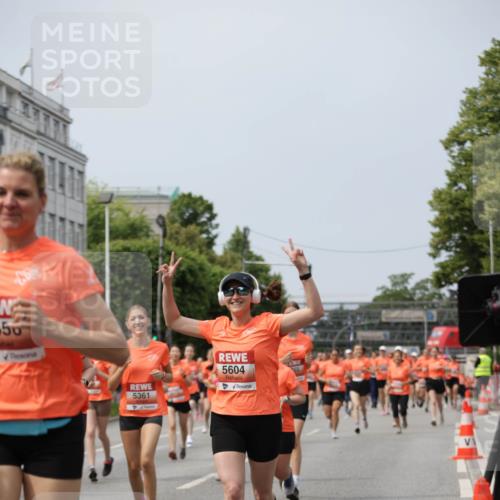 15.06.2025 - REWE Women's Run Jannik Wohlers http://msf.ph/oto/7958302 15.06.2025 09:44:21 Laufen 550, 5361, 5604, 65 meine-sportfotos.de
