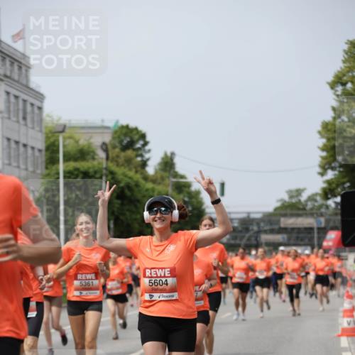 15.06.2025 - REWE Women's Run Jannik Wohlers http://msf.ph/oto/7958309 15.06.2025 09:44:22 Laufen 5361, 5604 meine-sportfotos.de