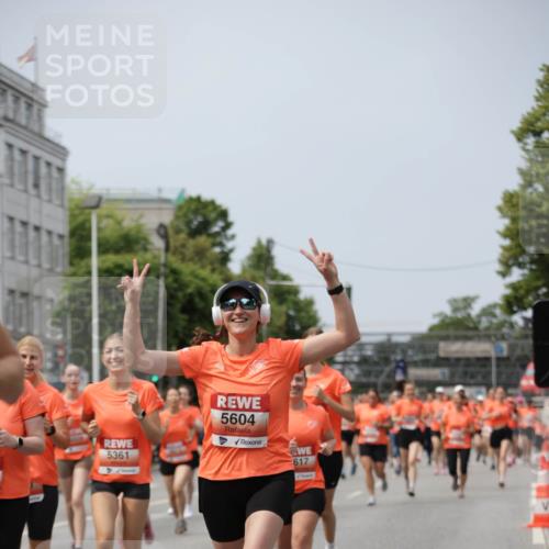 15.06.2025 - REWE Women's Run Jannik Wohlers http://msf.ph/oto/7958323 15.06.2025 09:44:22 Laufen 5361, 5604, 617 meine-sportfotos.de