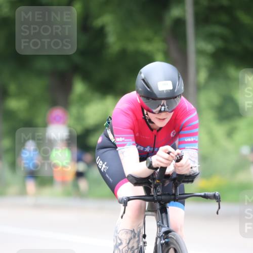 15.06.2025 - 7 Türme Triathlon Yannick Fuchs http://msf.ph/oto/7958369 15.06.2025 13:46:12 Radfahren 721, 997, 1129 meine-sportfotos.de