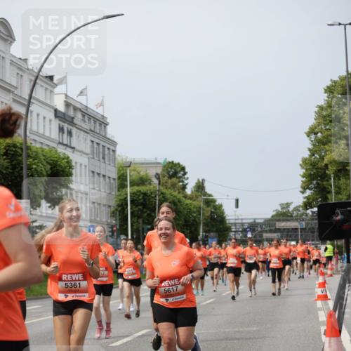 15.06.2025 - REWE Women's Run Jannik Wohlers http://msf.ph/oto/7958419 15.06.2025 09:44:24 Laufen 12, 5361, 5617 meine-sportfotos.de