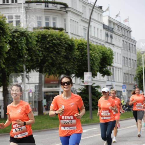15.06.2025 - REWE Women's Run Jannik Wohlers http://msf.ph/oto/7958647 15.06.2025 09:44:29 Laufen 5672, 5673, 5071 meine-sportfotos.de