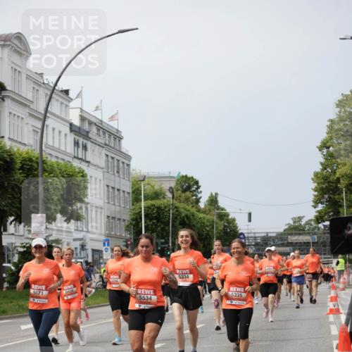 15.06.2025 - REWE Women's Run Jannik Wohlers http://msf.ph/oto/7958651 15.06.2025 09:44:29 Laufen 5071, 5428, 5294, 5334, 5335, 5534 meine-sportfotos.de
