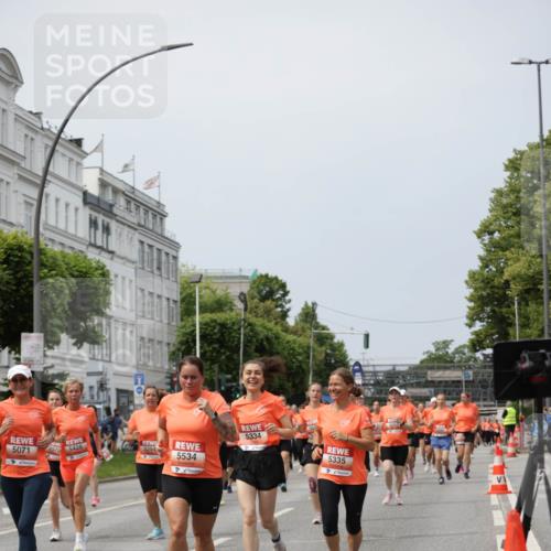 15.06.2025 - REWE Women's Run Jannik Wohlers http://msf.ph/oto/7958660 15.06.2025 09:44:29 Laufen 5071, 5334, 5428, 5294, 5534, 5335 meine-sportfotos.de