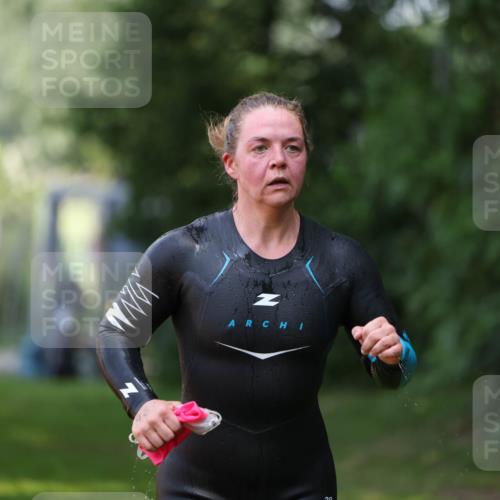 15.06.2025 - 7 Türme Triathlon Michael Strokosch http://msf.ph/oto/7958687 15.06.2025 12:41:02 Schwimmen 462, 487 meine-sportfotos.de