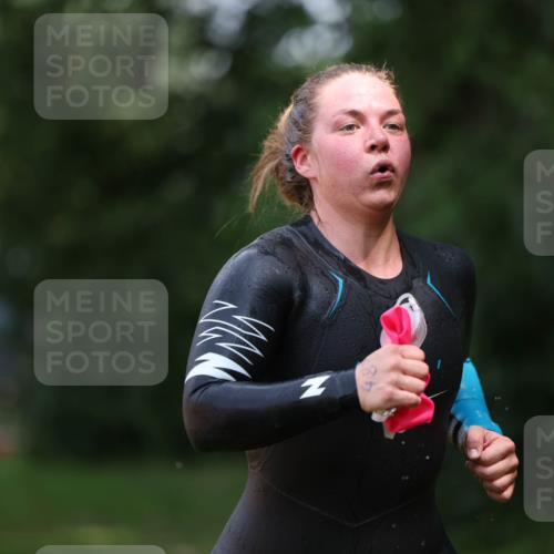 15.06.2025 - 7 Türme Triathlon Michael Strokosch http://msf.ph/oto/7958699 15.06.2025 12:41:03 Schwimmen 462, 487 meine-sportfotos.de