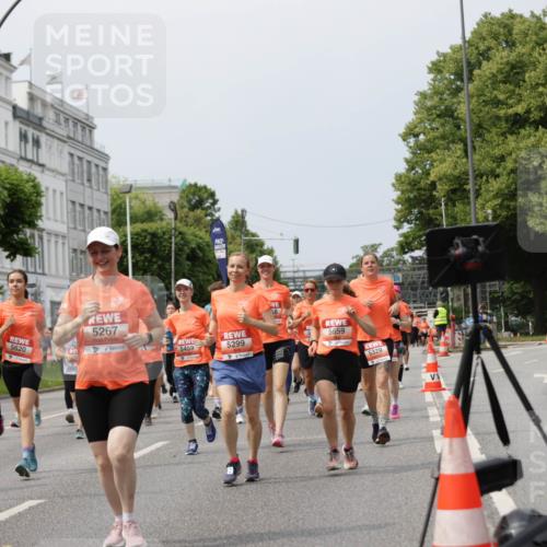 15.06.2025 - REWE Women's Run Jannik Wohlers http://msf.ph/oto/7958786 15.06.2025 09:44:35 Laufen 6138, 5620, 5267, 5459, 5299, 58, 5659, 5329 meine-sportfotos.de