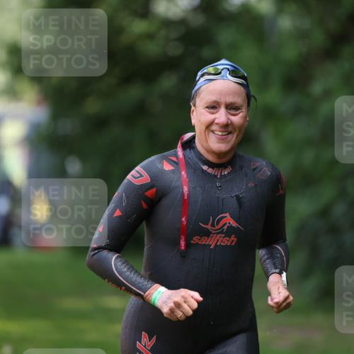 15.06.2025 - 7 Türme Triathlon Michael Strokosch http://msf.ph/oto/7958795 15.06.2025 12:41:10 Schwimmen 462, 487 meine-sportfotos.de