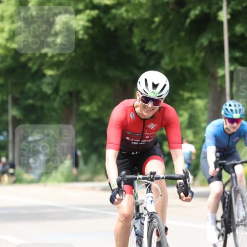 15.06.2025 - 7 Türme Triathlon Yannick Fuchs http://msf.ph/oto/7958800 15.06.2025 13:46:41 Radfahren 243, 381, 752, 788, 968, 1109 meine-sportfotos.de