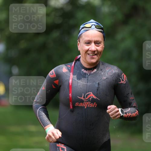 15.06.2025 - 7 Türme Triathlon Michael Strokosch http://msf.ph/oto/7958801 15.06.2025 12:41:10 Schwimmen 462, 487 meine-sportfotos.de