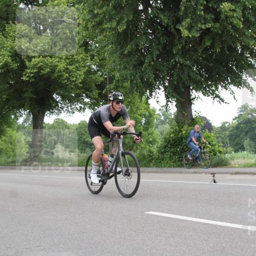 15.06.2025 - 7 Türme Triathlon Yannick Fuchs http://msf.ph/oto/7958806 15.06.2025 11:16:23 Radfahren  meine-sportfotos.de