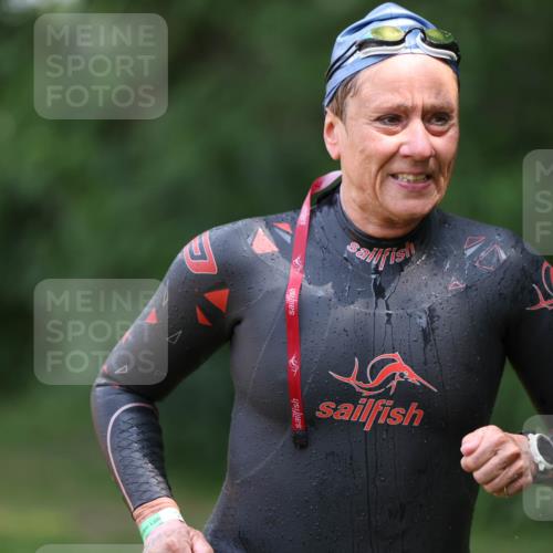 15.06.2025 - 7 Türme Triathlon Michael Strokosch http://msf.ph/oto/7958818 15.06.2025 12:41:11 Schwimmen 462, 487 meine-sportfotos.de