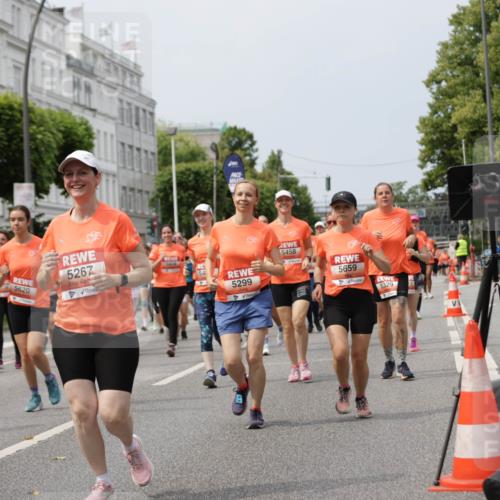 15.06.2025 - REWE Women's Run Jannik Wohlers http://msf.ph/oto/7958832 15.06.2025 09:44:36 Laufen 5620, 5267, 5458, 54, 5299, 5659, 5329 meine-sportfotos.de