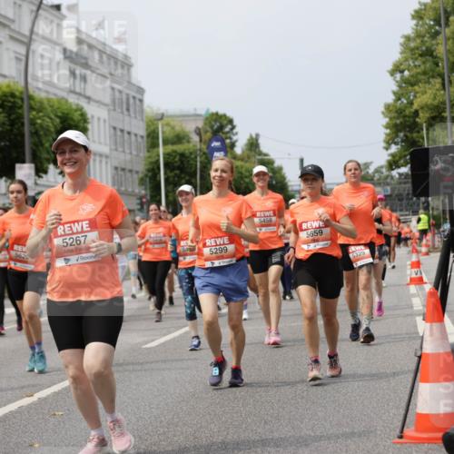 15.06.2025 - REWE Women's Run Jannik Wohlers http://msf.ph/oto/7958836 15.06.2025 09:44:36 Laufen 5620, 5267, 5299, 5458, 5659, 5329 meine-sportfotos.de