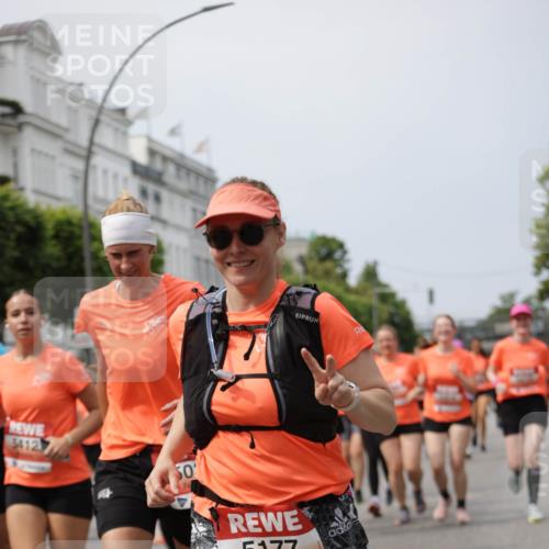 15.06.2025 - REWE Women's Run Jannik Wohlers http://msf.ph/oto/7958891 15.06.2025 09:44:41 Laufen 5412, 50, 5177 meine-sportfotos.de