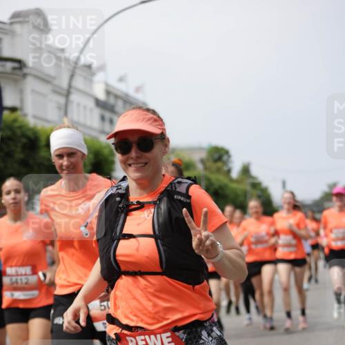 15.06.2025 - REWE Women's Run Jannik Wohlers http://msf.ph/oto/7958899 15.06.2025 09:44:41 Laufen 5412, 5177 meine-sportfotos.de