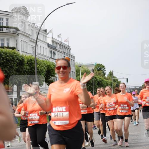 15.06.2025 - REWE Women's Run Jannik Wohlers http://msf.ph/oto/7958930 15.06.2025 09:44:41 Laufen 5637, 56, 37, 5427, 5411, 5641, 5206 meine-sportfotos.de