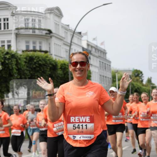 15.06.2025 - REWE Women's Run Jannik Wohlers http://msf.ph/oto/7958964 15.06.2025 09:44:42 Laufen 5427, 5411, 5297, 564, 520 meine-sportfotos.de