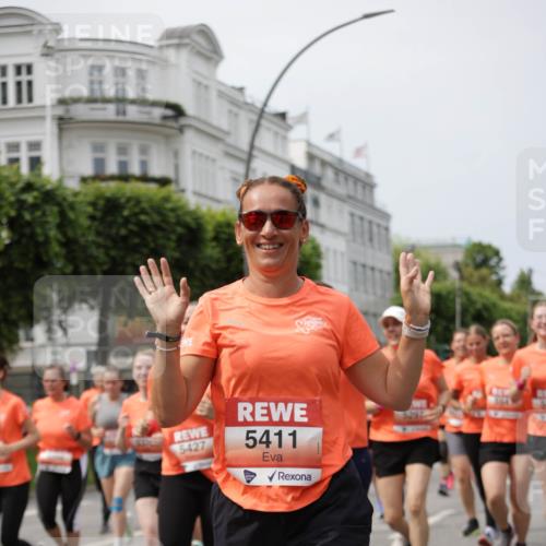 15.06.2025 - REWE Women's Run Jannik Wohlers http://msf.ph/oto/7958968 15.06.2025 09:44:42 Laufen 5427, 5411, 564 meine-sportfotos.de