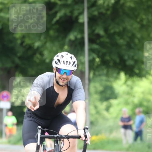 15.06.2025 - 7 Türme Triathlon Yannick Fuchs http://msf.ph/oto/7959018 15.06.2025 13:47:02 Radfahren 474, 929 meine-sportfotos.de