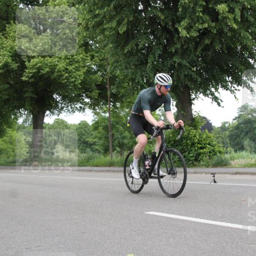 15.06.2025 - 7 Türme Triathlon Yannick Fuchs http://msf.ph/oto/7959037 15.06.2025 11:22:15 Radfahren  meine-sportfotos.de