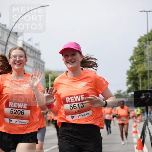 15.06.2025 - REWE Women's Run Jannik Wohlers http://msf.ph/oto/7959089 15.06.2025 09:44:44 Laufen 5206, 5613 meine-sportfotos.de