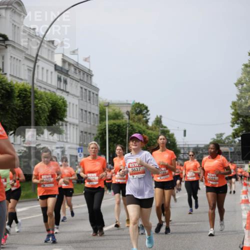 15.06.2025 - REWE Women's Run Jannik Wohlers http://msf.ph/oto/7959126 15.06.2025 09:44:45 Laufen 5637, 6521 meine-sportfotos.de