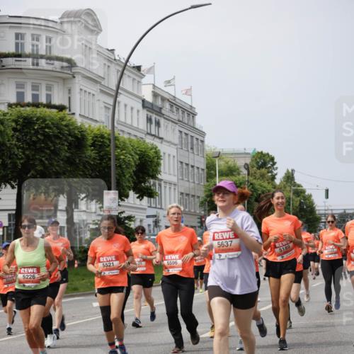 15.06.2025 - REWE Women's Run Jannik Wohlers http://msf.ph/oto/7959185 15.06.2025 09:44:46 Laufen 5521, 625, 5596, 5224, 5226, 5637, 5189, 5653 meine-sportfotos.de