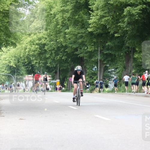 15.06.2025 - 7 Türme Triathlon Yannick Fuchs http://msf.ph/oto/7959217 15.06.2025 13:47:29 Radfahren 553, 785, 809 meine-sportfotos.de