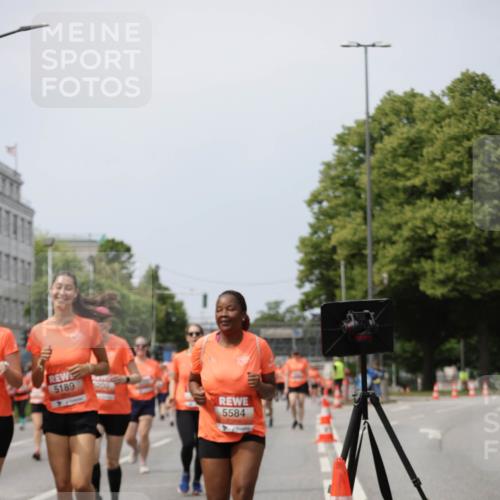 15.06.2025 - REWE Women's Run Jannik Wohlers http://msf.ph/oto/7959241 15.06.2025 09:44:47 Laufen 5189, 6200, 5584 meine-sportfotos.de